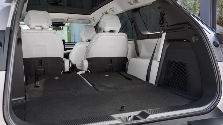 2027 Toyota Highlander trunk open with third row seats folded