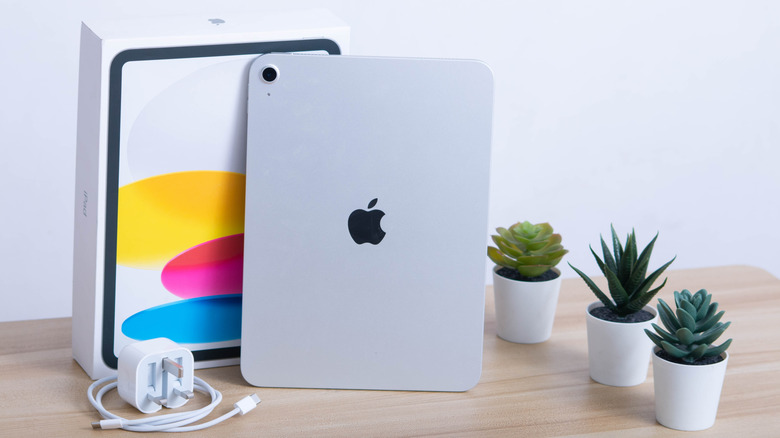 11th Gen iPad on display