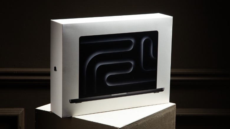 Product box of the MacBook Pro