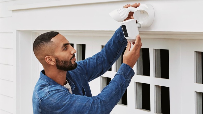 Ring Floodlight Cam Wired Plus with Chime Pro 2.0