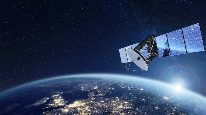 Telecommunication satellite providing global internet network