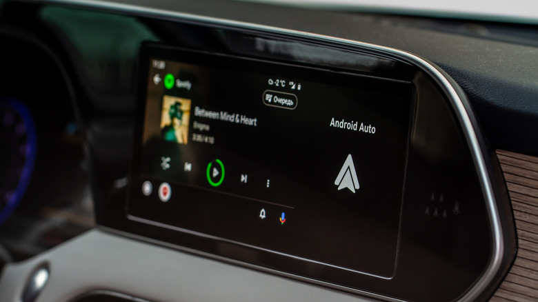 Android Auto interface on a modern car's infotainment display