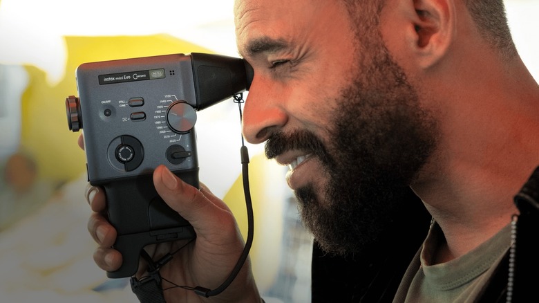 instax mini Evo Cinema camera