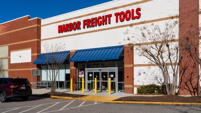 A Harbor Freight store front viewed from the parking lot.