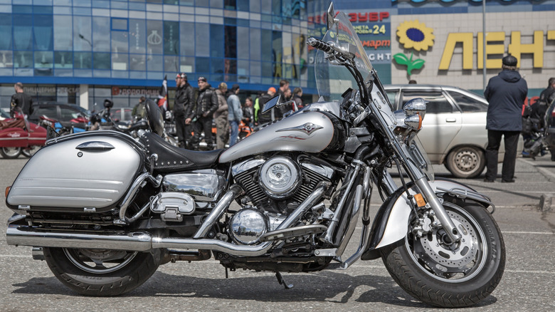 Right-side view of a Gray Kawasaki Vulcan 1700 base model in a parking lot.