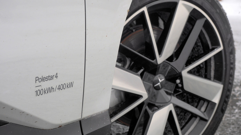 2026 Polestar 4 front wheel and badging