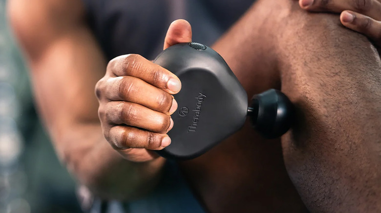 Therabody Theragun Mini 3rd Generation in use