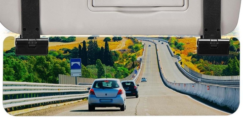 Polarized sun visor extender