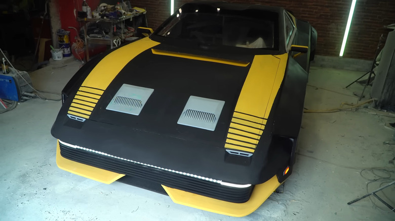 Quadra V-Tech in garage