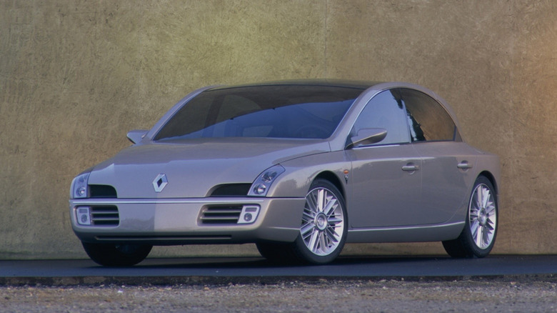 The Renault Initiale Concept, front 3/4 view