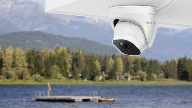 Reolink RLC-520A with lake in background