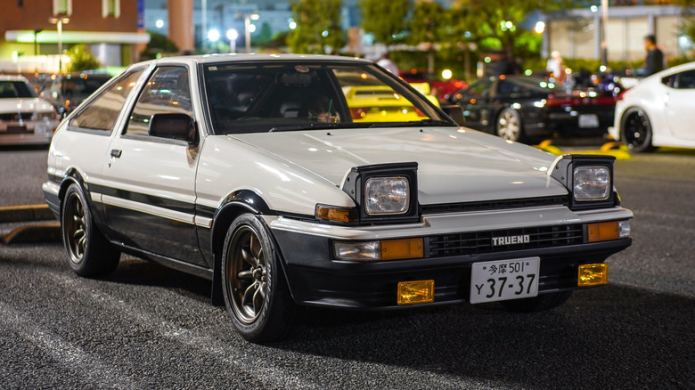 Toyota Sprinter Trueno AE86 in Tokyo at night